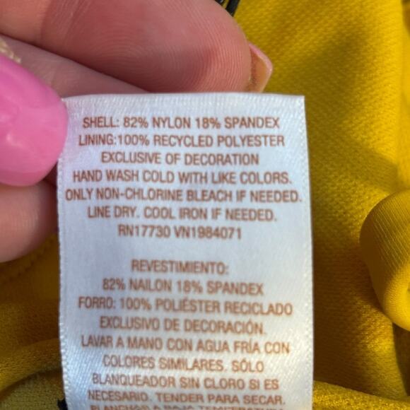 Shade & Shore NWT Women's Yellow Shell Stitch One Piece Size Small - Picture 6 of 7